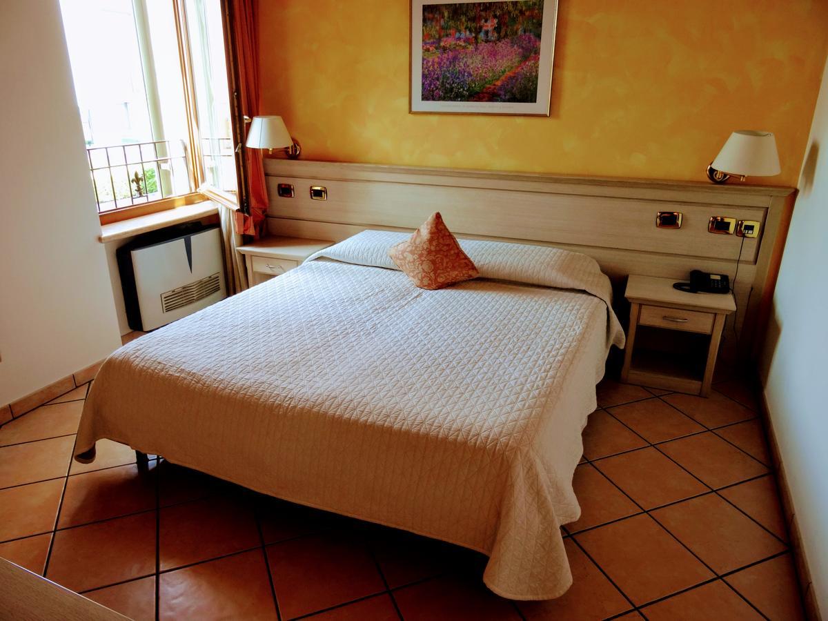 Residenza Il Giglio Bed and Breakfast Mozzecane Eksteriør billede